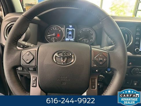 Used 2021 Toyota Tacoma TRD Off-Road w/ Technology Package AWD/4WD image 19