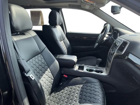 Used 2013 Jeep Grand Cherokee Laredo w/ Laredo E Group image 15