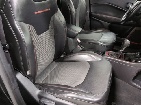 Used 2020 Jeep Compass Trailhawk image 22