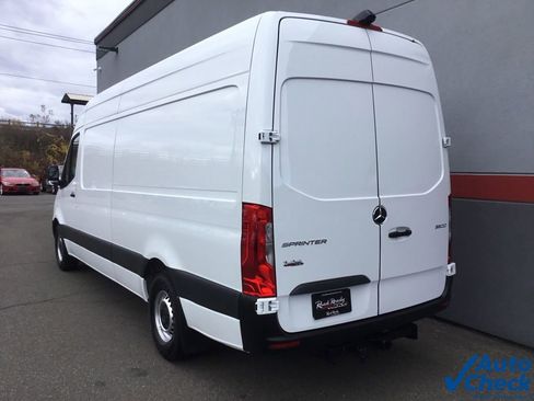 Used 2022 Mercedes-Benz Sprinter 2500 image 7