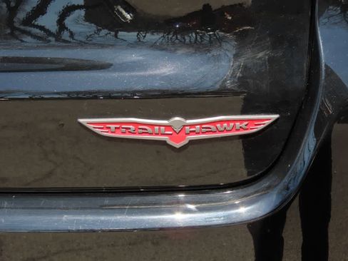 Used 2022 Jeep Compass Trailhawk w/ Trailhawk Elite Group image 8