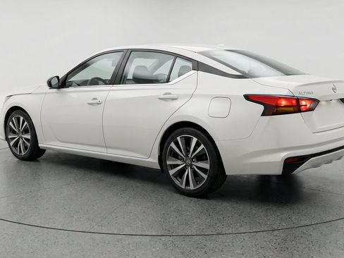Used 2025 Nissan Altima 2.5 SV FWD image 6