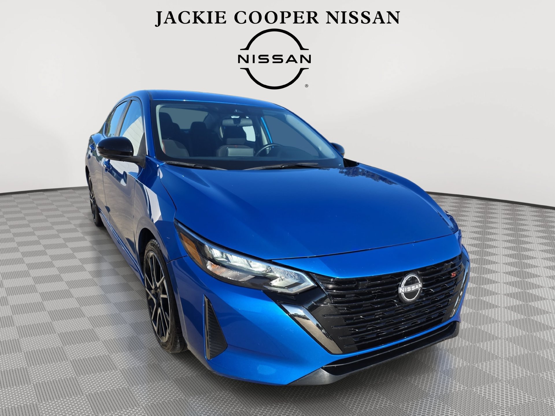 Used 2025 Nissan Sentra SR FWD image 3