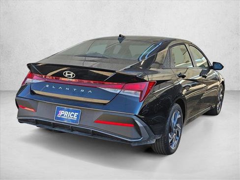 Certified 2025 Hyundai Elantra Sport image 5