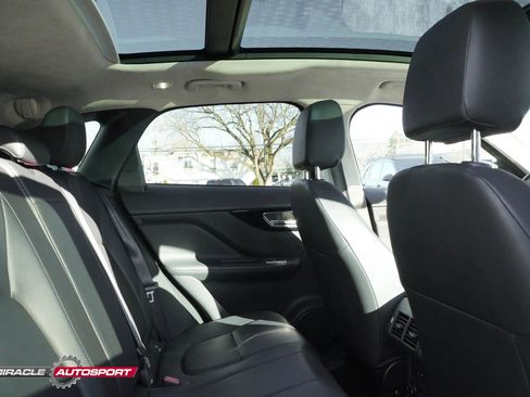 Used 2019 Jaguar F-PACE Premium image 40