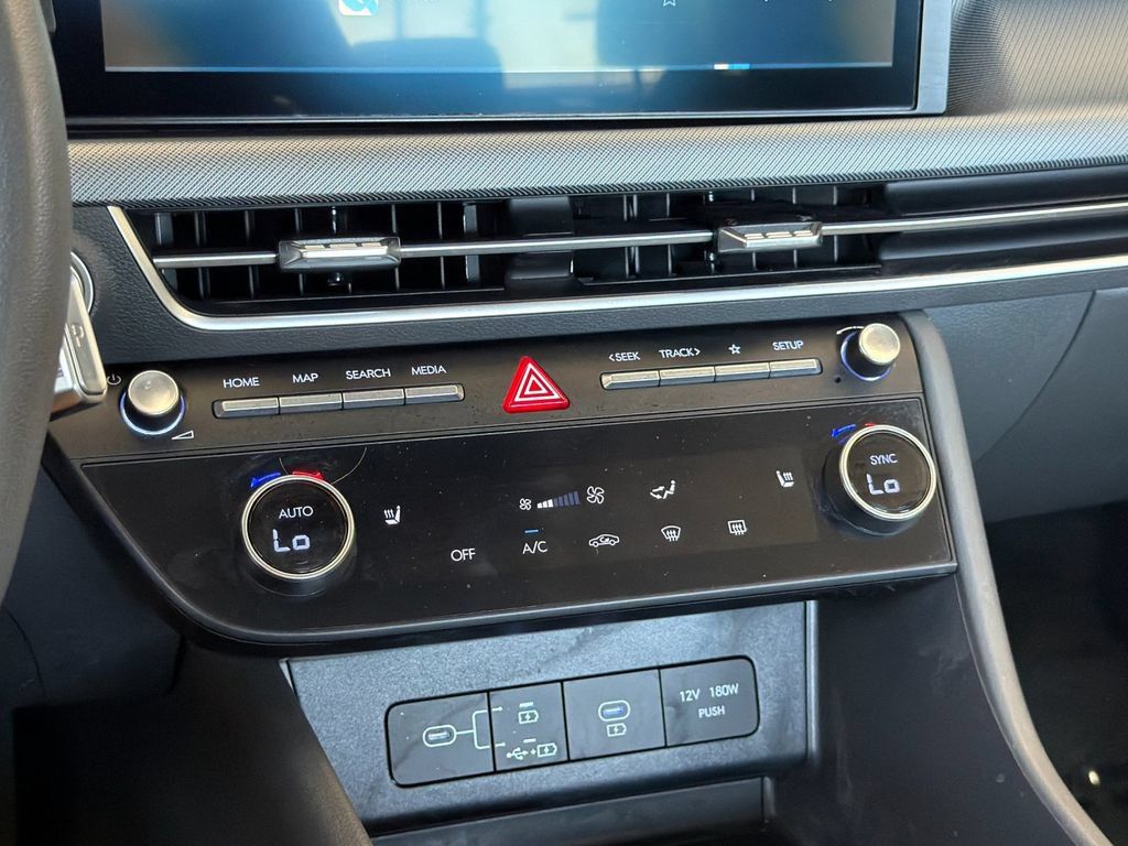 Used 2025 Hyundai Sonata SEL FWD image 18