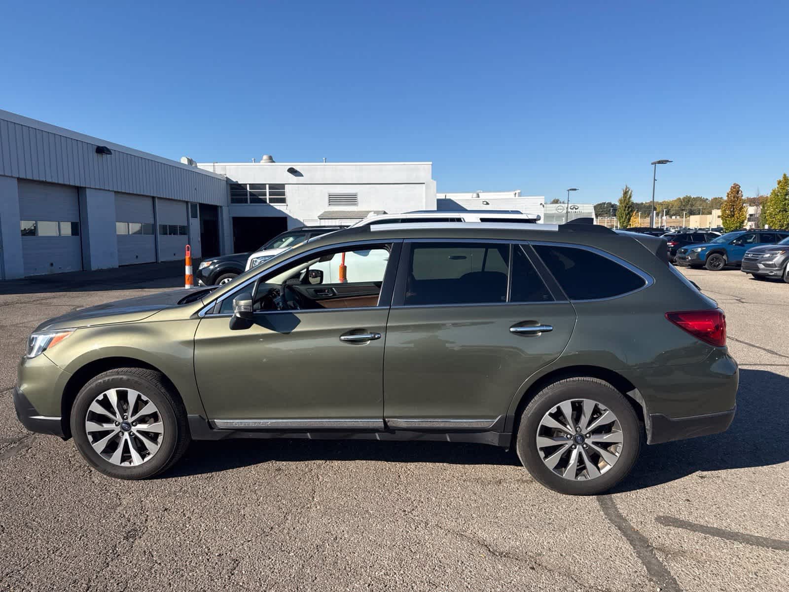 Used 2017 Subaru Outback 3.6R Touring AWD/4WD image 12