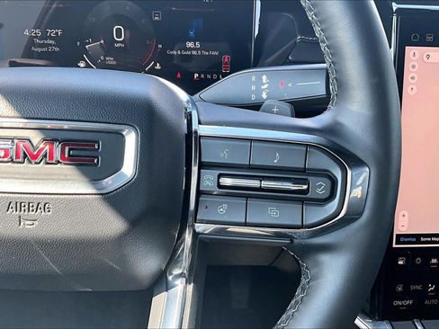 Used 2025 GMC Acadia Elevation AWD/4WD image 18