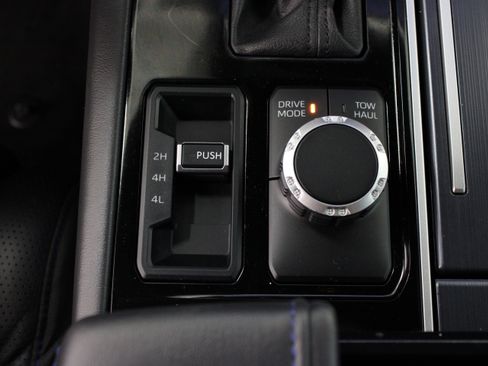 Certified 2025 Toyota Sequoia Platinum AWD/4WD image 23