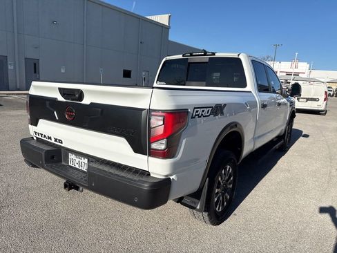 Used 2024 Nissan Titan PRO-4X w/ Pro-4x Convenience Package image 30