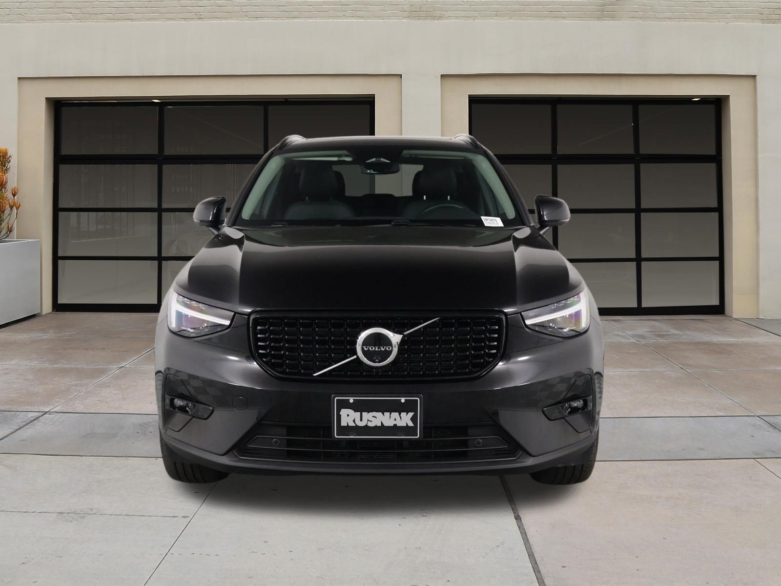 Certified 2026 Volvo XC40 B5 Plus AWD/4WD image 6