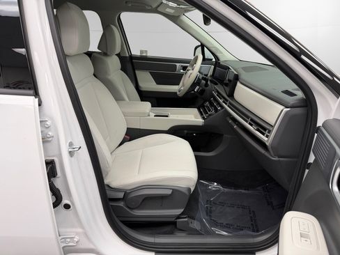 Certified 2025 Hyundai Santa Fe SE AWD/4WD image 15