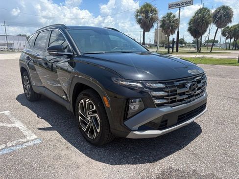 Used 2025 Hyundai Tucson Limited AWD/4WD image 1