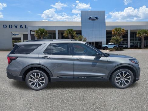 New 2025 Ford Explorer ST-Line image 2