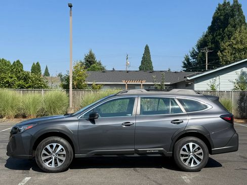 Used 2025 Subaru Outback AWD/4WD image 2