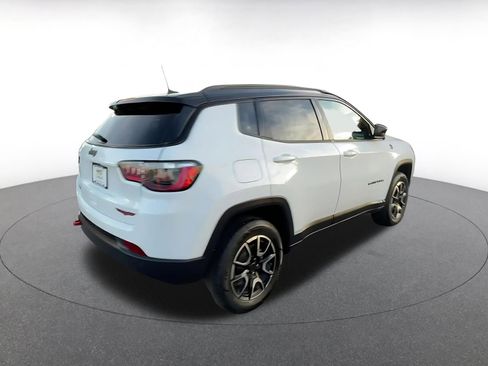Used 2025 Jeep Compass Trailhawk image 15