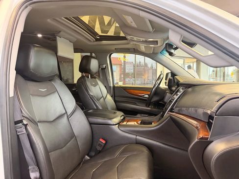 Used 2016 Cadillac Escalade Premium image 6