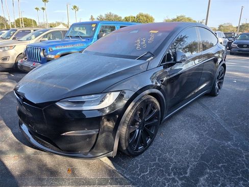 Used 2022 Tesla Model X Plaid image 2