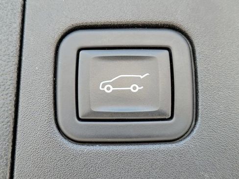 Used 2023 Cadillac XT5 Premium Luxury image 11