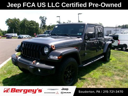 Certified 2021 Jeep Gladiator Sport AWD/4WD image 1