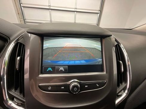 Used 2018 Chevrolet Cruze LT image 5