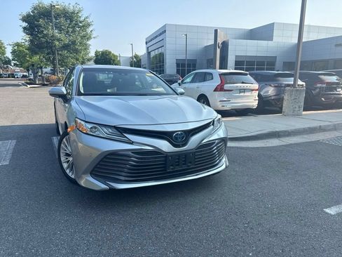 Used 2018 Toyota Camry XLE w/ Audio Package FWD image 1