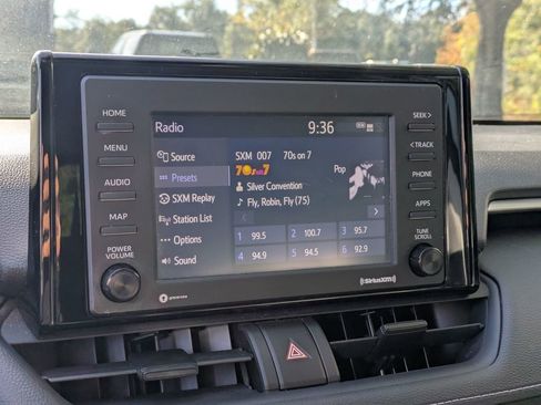 Used 2021 Toyota RAV4 XLE image 23