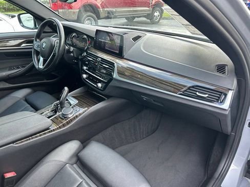 Used 2019 BMW 530i w/ Convenience Package RWD image 45