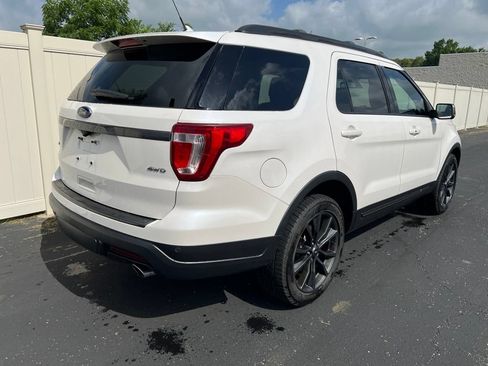 Used 2018 Ford Explorer XLT w/ Equipment Group 202A AWD/4WD image 3