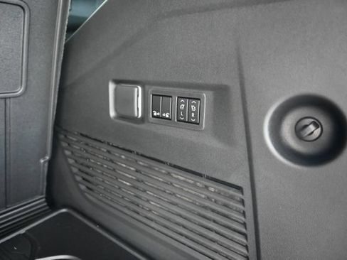 New 2026 GMC Yukon Denali w/ Advanced Technology Package AWD/4WD image 32