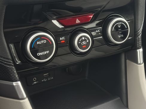 Used 2019 Subaru Forester Premium AWD/4WD image 20