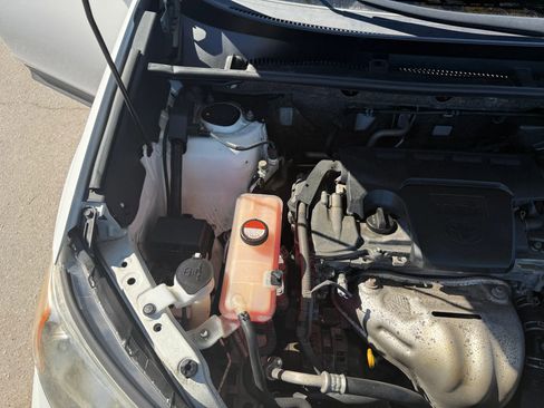 Used 2015 Toyota RAV4 XLE image 37