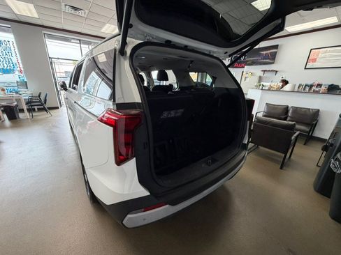 Used 2025 Kia Carnival EX FWD image 20