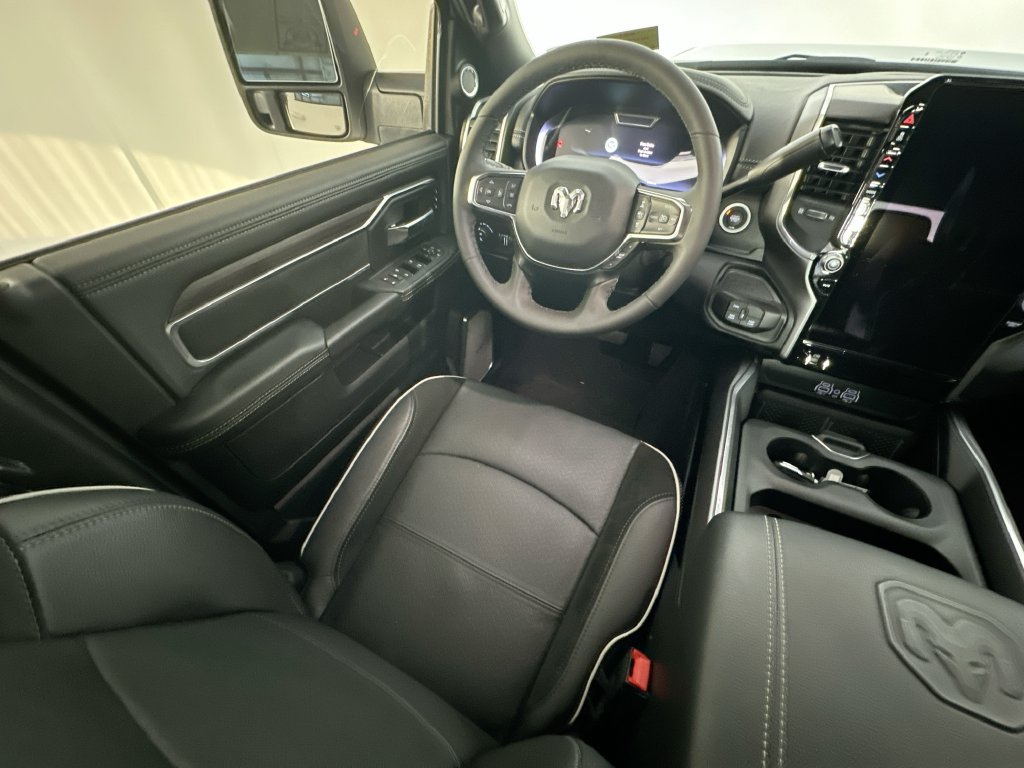 Used 2026 RAM 2500 Laramie AWD/4WD image 9