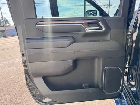 Used 2025 Chevrolet Silverado 2500 LT w/ Convenience Package image 24