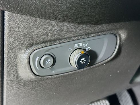 Used 2023 Chevrolet Equinox RS image 12