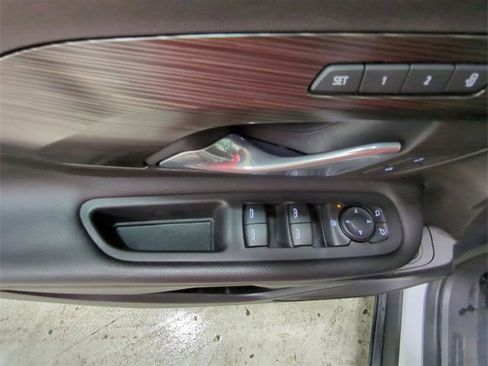 Used 2024 GMC Terrain SLT image 22