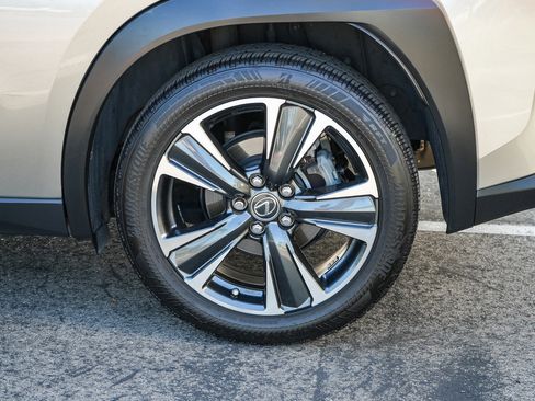 Used 2021 Lexus UX 200 w/ Accessory Package (Z2) FWD image 12