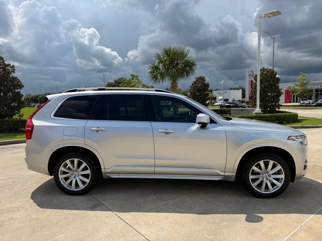 Used 2017 Volvo XC90 T6 Momentum w/ Vision Package AWD/4WD image 5