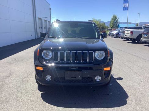 Used 2019 Jeep Renegade Latitude w/ Cold Weather Group AWD/4WD image 9