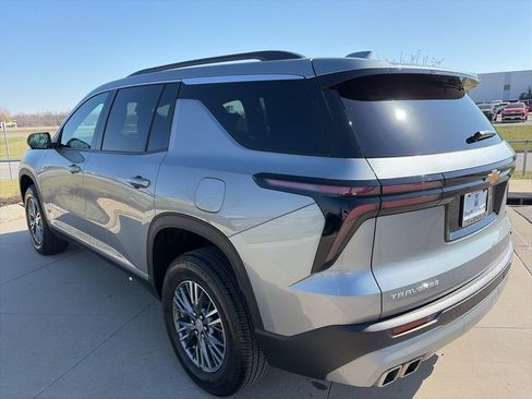 Certified 2024 Chevrolet Traverse LT image 6