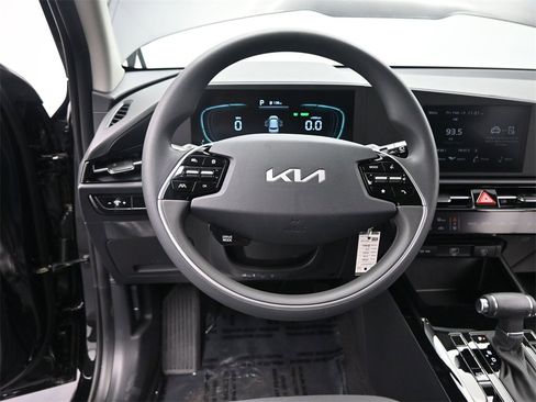 New 2026 Kia Niro LX image 32