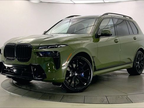 Used 2024 BMW X7 xDrive40i w/ M Sport Package image 11