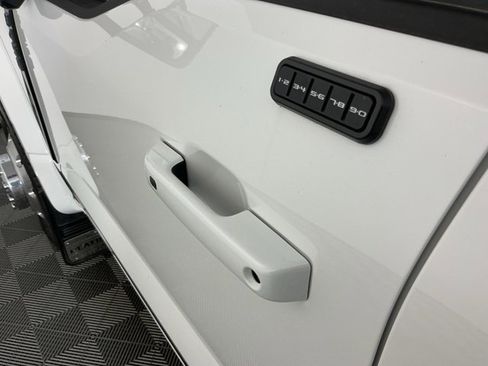 Used 2025 Ford F450 Platinum w/ FX4 Off-Road Package image 14