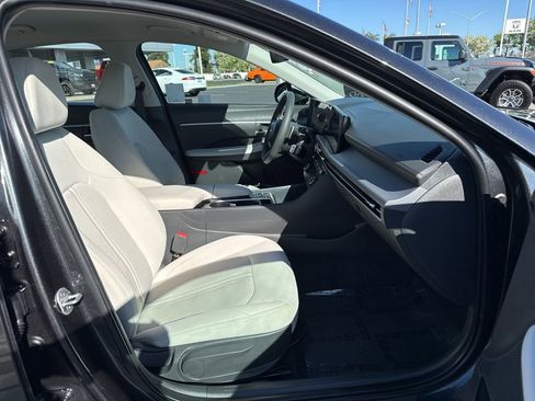 Used 2025 Hyundai Sonata SEL image 12