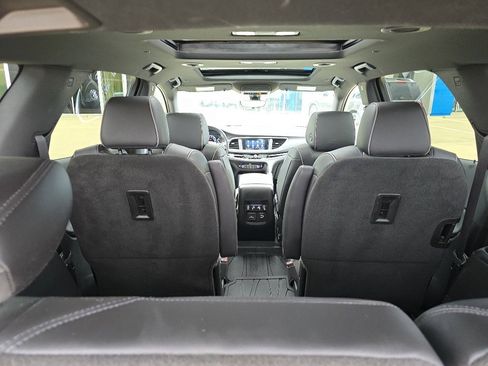 Used 2022 Buick Enclave Avenir w/ Avenir Technology Package image 14