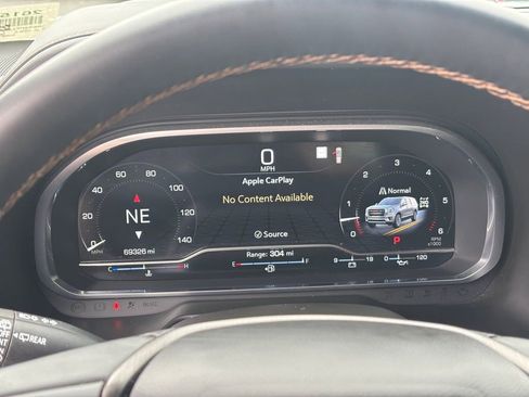 Used 2023 GMC Yukon XL AT4 AWD/4WD image 16