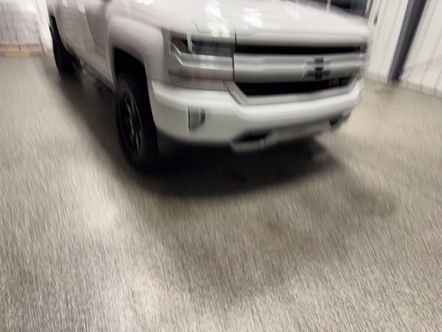 Used 2018 Chevrolet Silverado 1500 LT w/ All Star Edition AWD/4WD image 29