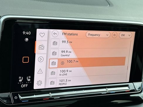 New 2025 Volkswagen Atlas Peak Edition SE image 18