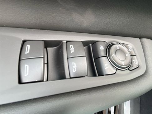 New 2025 GMC Yukon Elevation image 15